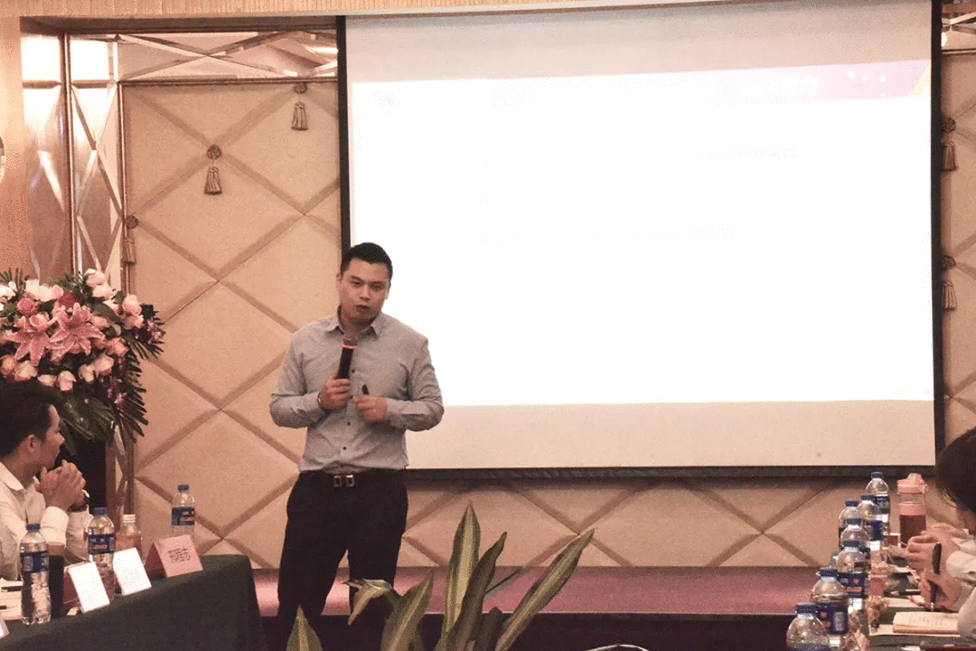 廣州分公司總經理周不凡匯報 廣州分公司總經理周不凡匯報